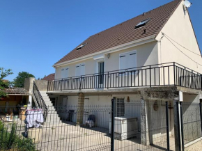 Maison 2 chambre, salon, 5 couchage 57 rue du drain 95480 Pierrelaye